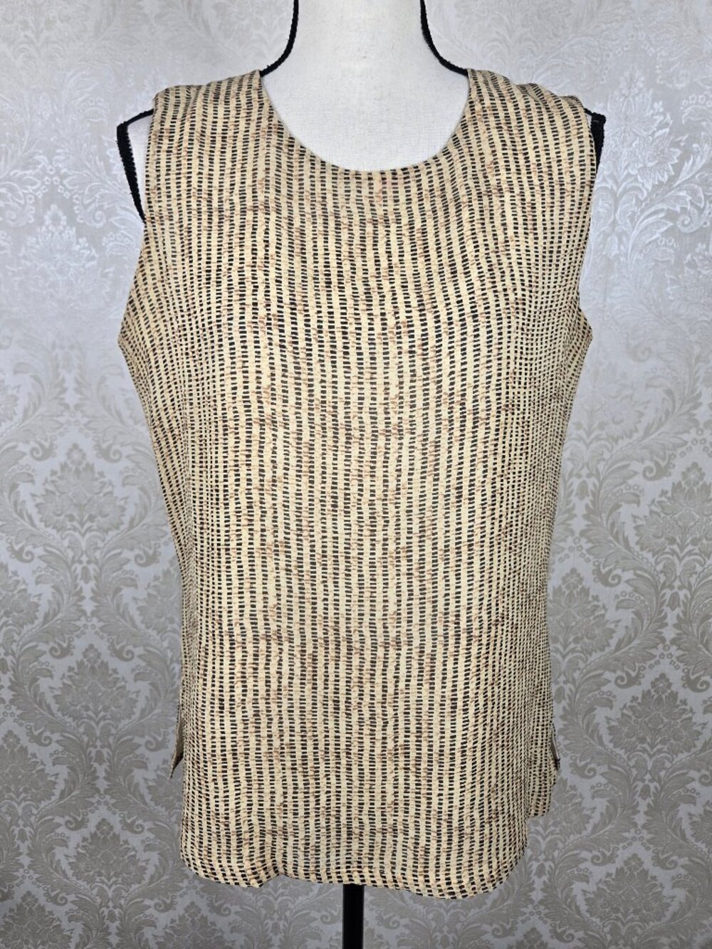 TESS Size Medium Cream Black Sleeveless Top 100% Silk Side Vents Keyhole Back